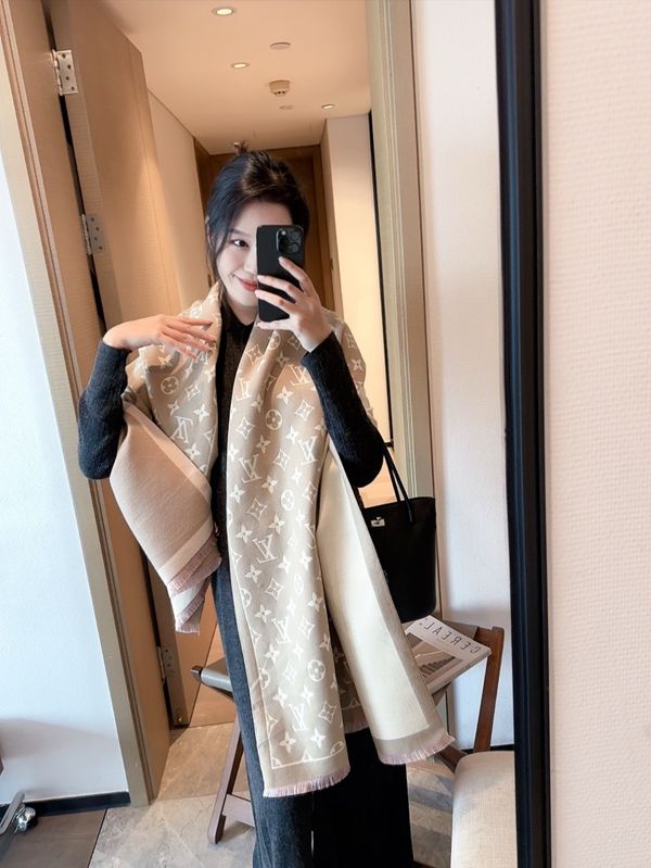 ブランドマフラー正面デザイン